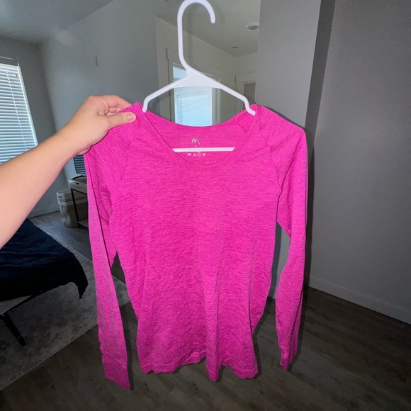 Pink long sleeve - Picture 1 of 3